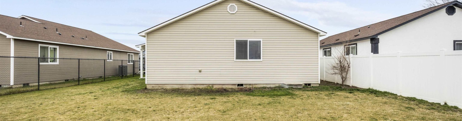 Singh Lane, Sunnyside, Washington 98944, 3 Bedrooms Bedrooms, ,2 BathroomsBathrooms,Site Built-owned Lot,For Sale,Singh Lane,281228