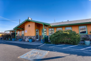 Yakima Valley Hwy, Sunnyside, Washington 98944, ,41 BathroomsBathrooms,Restaurant,For Sale,Yakima Valley Hwy,281374