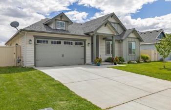 Centennial, Sunnyside, Washington 98944, 3 Bedrooms Bedrooms, ,2 BathroomsBathrooms,Site Built-owned Lot,For Sale,Centennial,281421