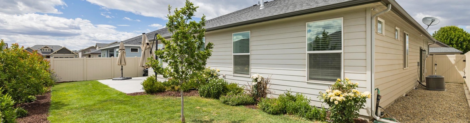 Centennial, Sunnyside, Washington 98944, 3 Bedrooms Bedrooms, ,2 BathroomsBathrooms,Site Built-owned Lot,For Sale,Centennial,281421