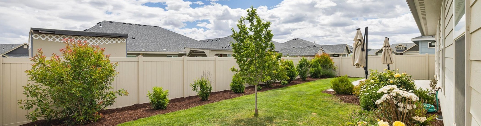 Centennial, Sunnyside, Washington 98944, 3 Bedrooms Bedrooms, ,2 BathroomsBathrooms,Site Built-owned Lot,For Sale,Centennial,281421