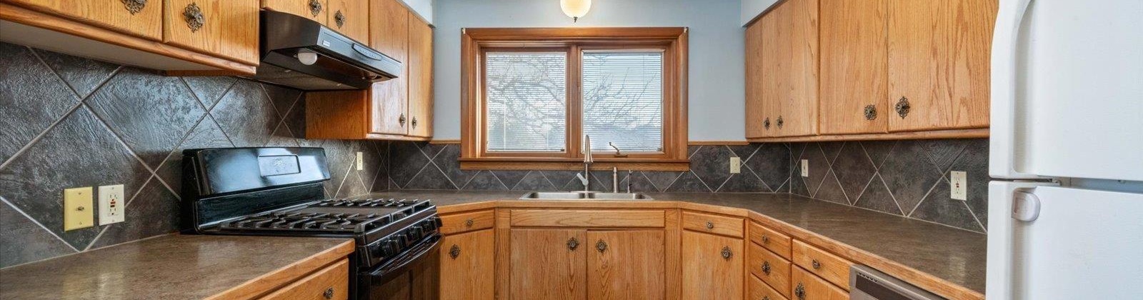 4th Ave, Kennewick, Washington 99336, 6 Bedrooms Bedrooms, ,2 BathroomsBathrooms,Site Built-owned Lot,For Sale,4th Ave,281565