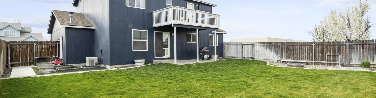 Young Place, Kennewick, Washington 99336, 3 Bedrooms Bedrooms, ,3 BathroomsBathrooms,Site Built-owned Lot,For Sale,Young Place,282872