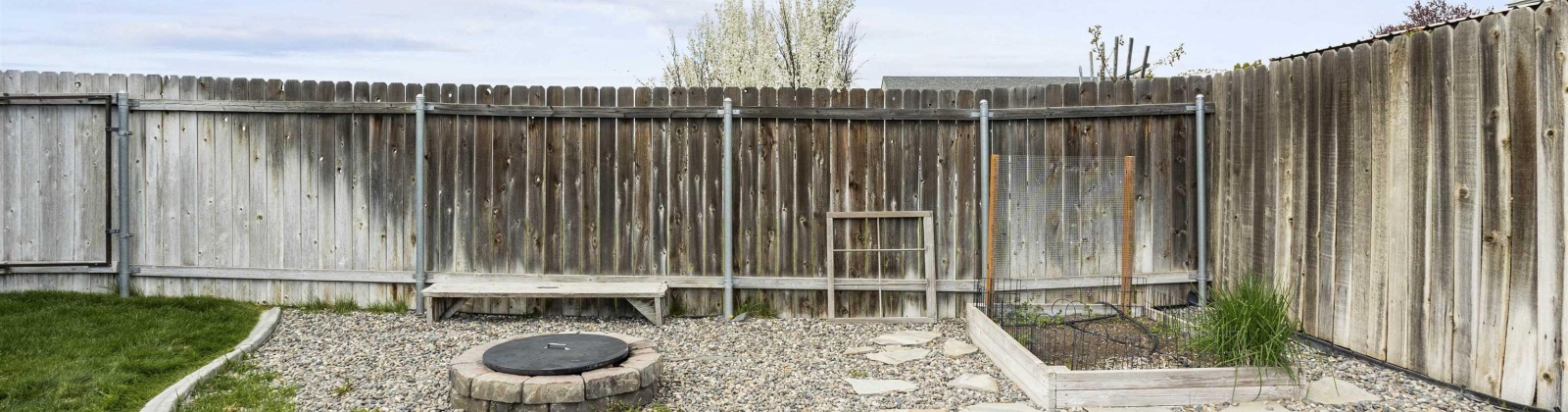 Young Place, Kennewick, Washington 99336, 3 Bedrooms Bedrooms, ,3 BathroomsBathrooms,Site Built-owned Lot,For Sale,Young Place,282872