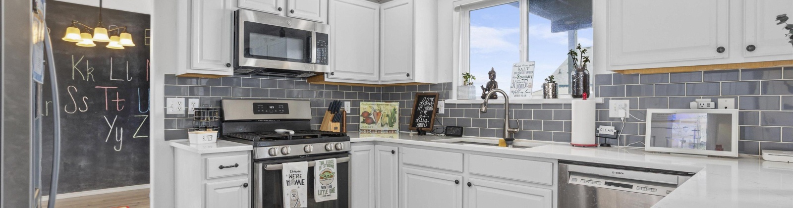 Young Place, Kennewick, Washington 99336, 3 Bedrooms Bedrooms, ,3 BathroomsBathrooms,Site Built-owned Lot,For Sale,Young Place,282872