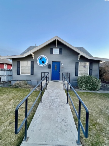 3rd st, Grandview, Washington 98930, ,Office,For Sale,3rd st,282149
