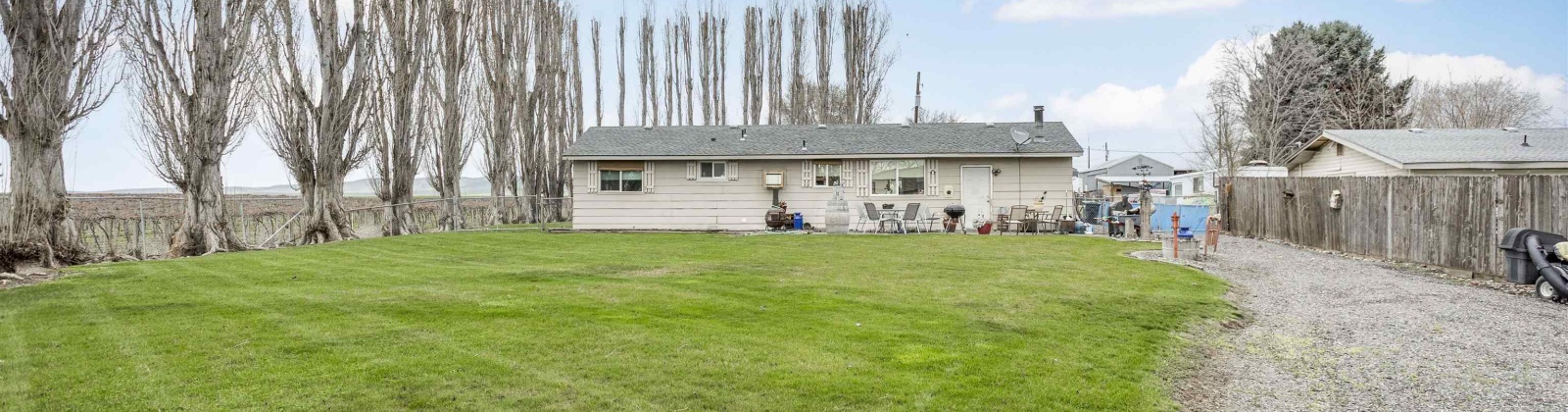 Independence Road, Sunnyside, Washington 98944, 3 Bedrooms Bedrooms, ,1 BathroomBathrooms,Site Built-owned Lot,For Sale,Independence Road,282921