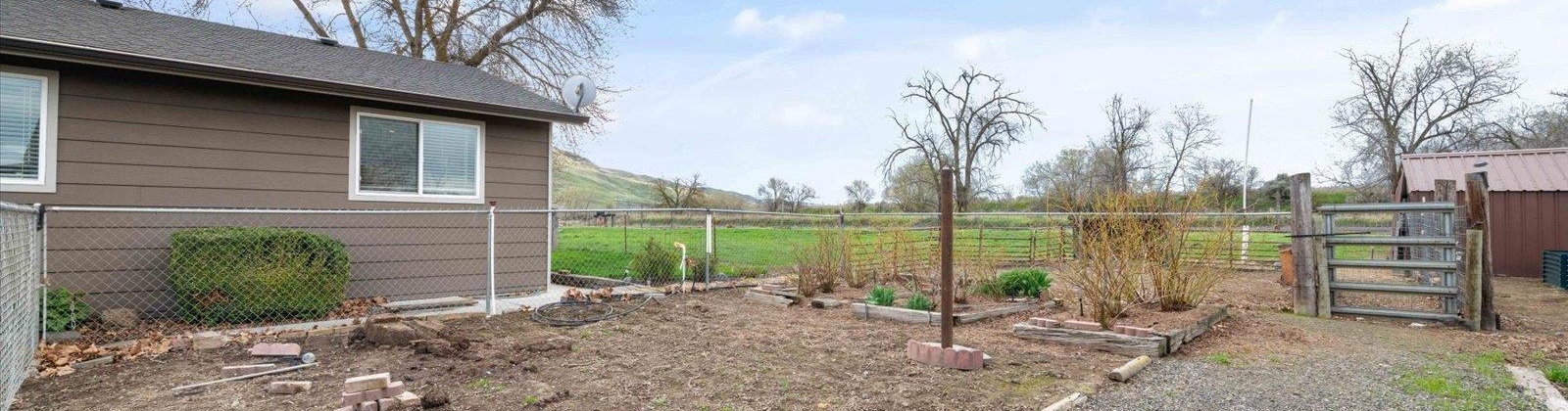 Hess Road, Prosser, Washington 99350, 3 Bedrooms Bedrooms, 0 ,2 BathroomsBathrooms,Houses,For Sale,Hess Road,0,282914