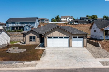 Cayuse, Pullman, Washington 99163, 3 Bedrooms Bedrooms, ,2 BathroomsBathrooms,Site Built-owned Lot,For Sale,Cayuse,283056