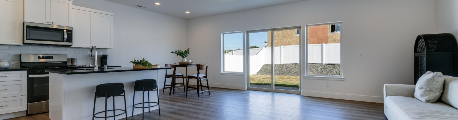 Grapevine Ct, West Richland, Washington 99353, 3 Bedrooms Bedrooms, ,3 BathroomsBathrooms,Town House,For Sale,Grapevine Ct,283063