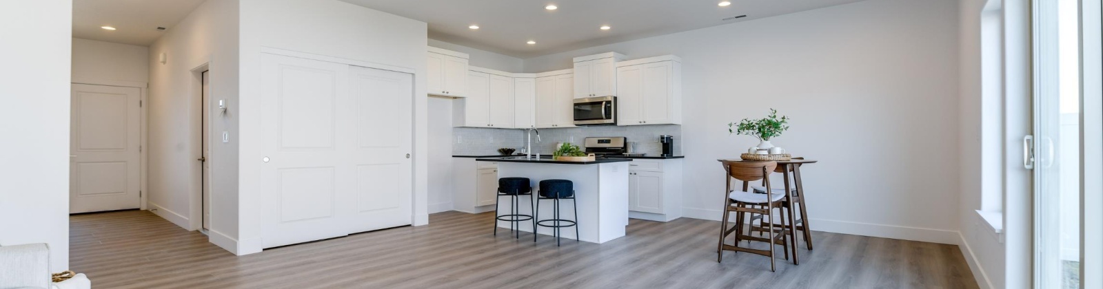Grapevine Ct, West Richland, Washington 99353, 3 Bedrooms Bedrooms, ,3 BathroomsBathrooms,Town House,For Sale,Grapevine Ct,283063