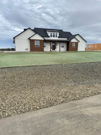 Grange St, Kennewick, Washington 99338, 4 Bedrooms Bedrooms, ,4 BathroomsBathrooms,Site Built-owned Lot,For Sale,Grange St,283236