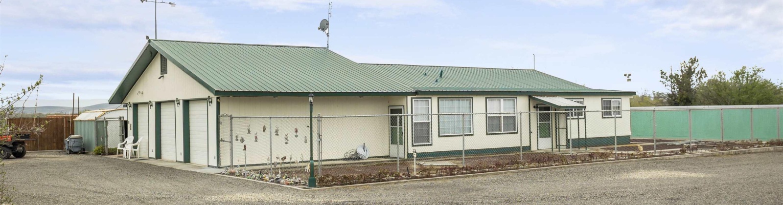 Hudson Rd, Granger, Washington 98932, 4 Bedrooms Bedrooms, ,2 BathroomsBathrooms,Manufactured-owned Lot,For Sale,Hudson Rd,283270