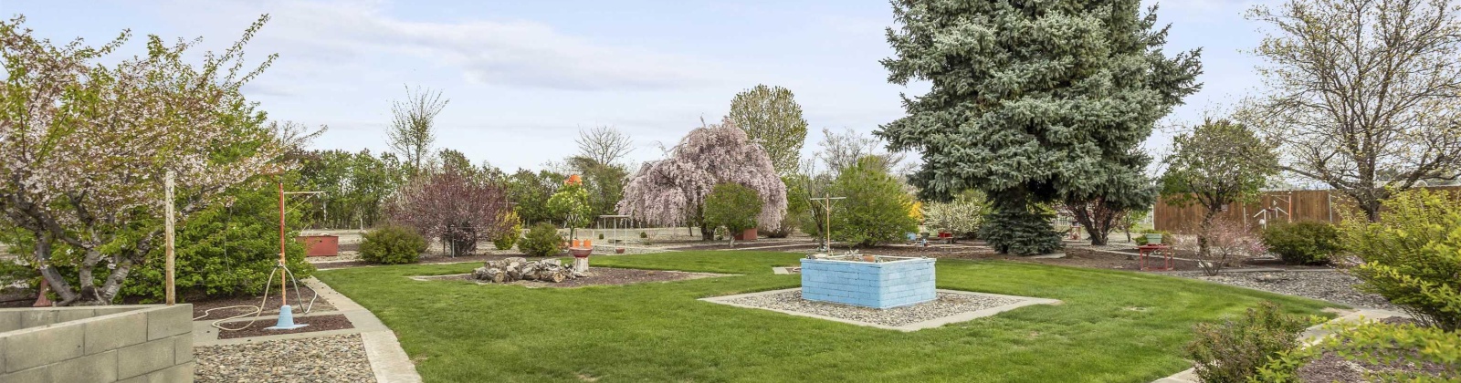 Hudson Rd, Granger, Washington 98932, 4 Bedrooms Bedrooms, ,2 BathroomsBathrooms,Manufactured-owned Lot,For Sale,Hudson Rd,283270