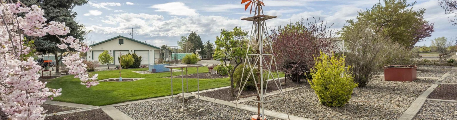Hudson Rd, Granger, Washington 98932, 4 Bedrooms Bedrooms, ,2 BathroomsBathrooms,Manufactured-owned Lot,For Sale,Hudson Rd,283270