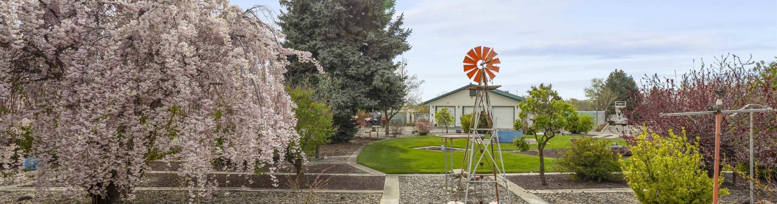 Hudson Rd, Granger, Washington 98932, 4 Bedrooms Bedrooms, ,2 BathroomsBathrooms,Manufactured-owned Lot,For Sale,Hudson Rd,283270