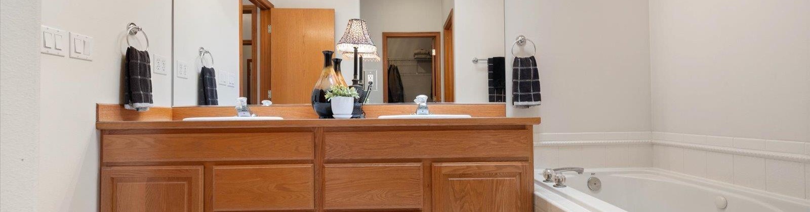 Center Blvd, Richland, Washington 99352, 3 Bedrooms Bedrooms, ,2 BathroomsBathrooms,Site Built-owned Lot,For Sale,Center Blvd,282380