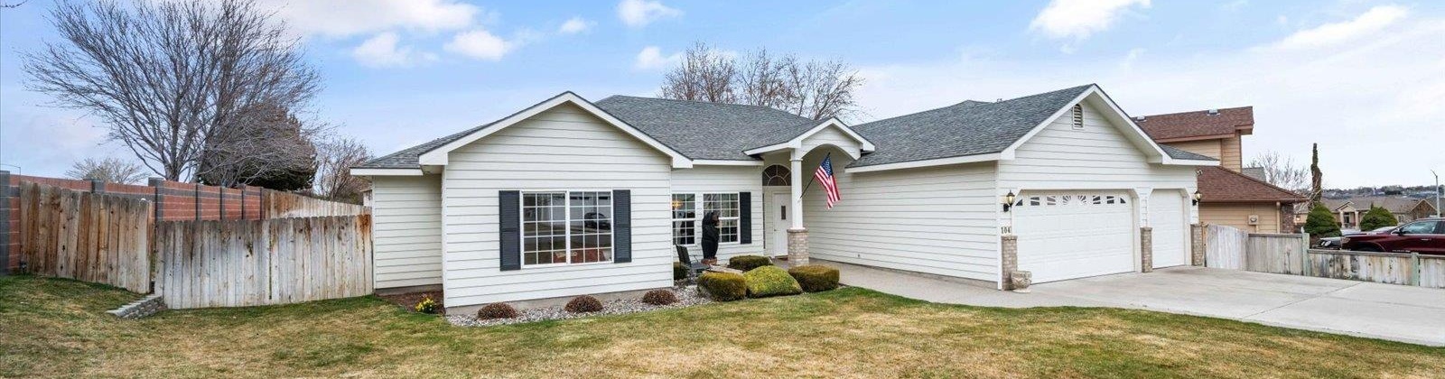 Center Blvd, Richland, Washington 99352, 3 Bedrooms Bedrooms, ,2 BathroomsBathrooms,Site Built-owned Lot,For Sale,Center Blvd,282380