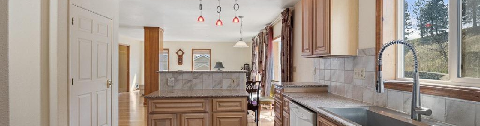 Robert St, Pullman, Washington 99163, 4 Bedrooms Bedrooms, ,4 BathroomsBathrooms,Site Built-owned Lot,For Sale,Robert St,283404