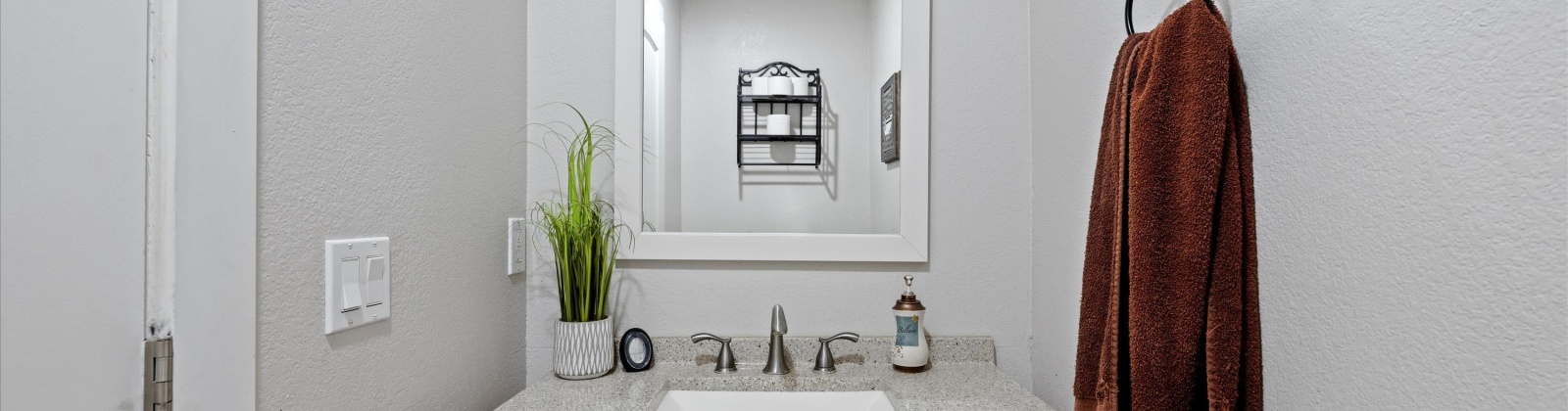 Maple Grove Road, Sunnyside, Washington 98944, 5 Bedrooms Bedrooms, ,2 BathroomsBathrooms,Site Built-owned Lot,For Sale,Maple Grove Road,282396