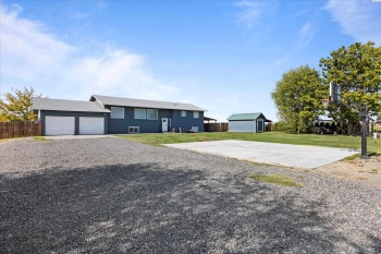Maple Grove Road, Sunnyside, Washington 98944, 5 Bedrooms Bedrooms, ,2 BathroomsBathrooms,Site Built-owned Lot,For Sale,Maple Grove Road,282396