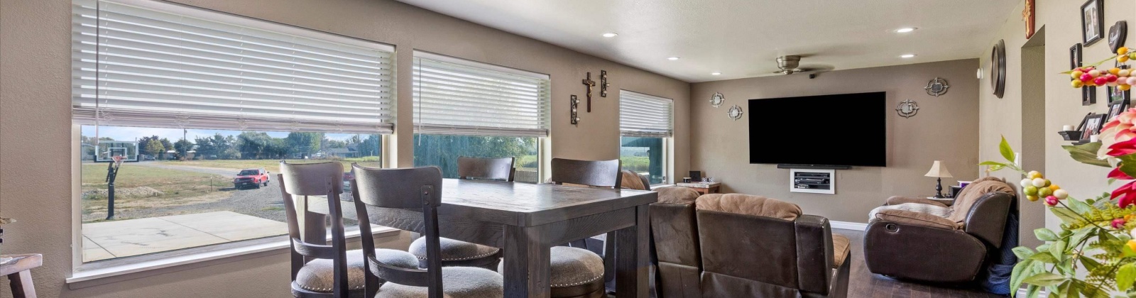 Maple Grove Road, Sunnyside, Washington 98944, 5 Bedrooms Bedrooms, ,2 BathroomsBathrooms,Site Built-owned Lot,For Sale,Maple Grove Road,282396