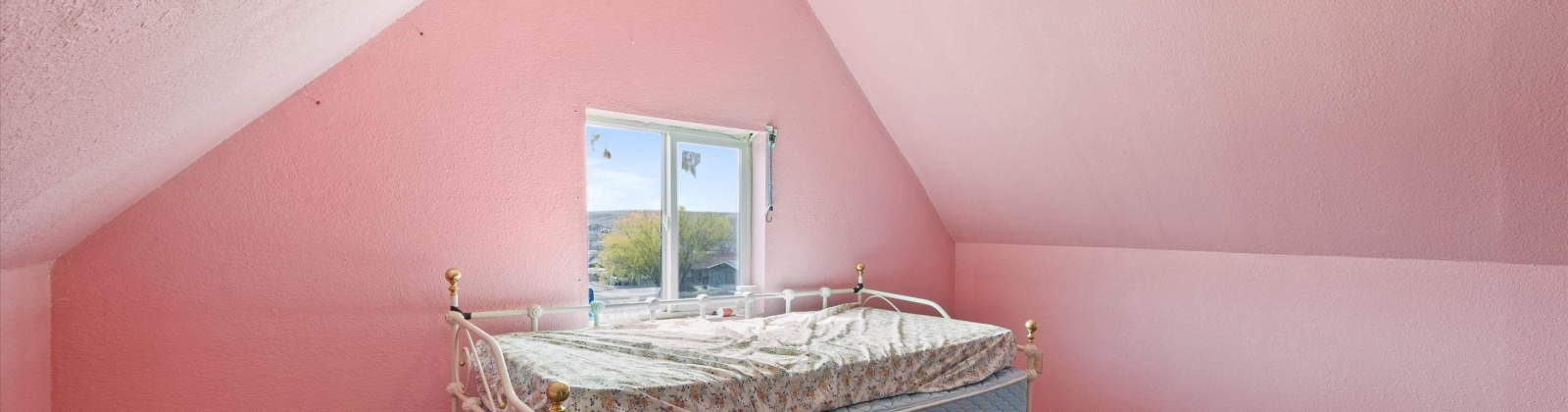 I St, Lind, Washington 99341, 4 Bedrooms Bedrooms, ,2 BathroomsBathrooms,Site Built-owned Lot,For Sale,I St,283432