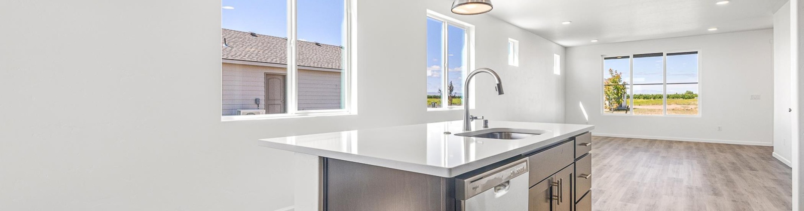 Diamond Ave, Grandview, Washington 98930, 3 Bedrooms Bedrooms, ,2 BathroomsBathrooms,Site Built-owned Lot,For Sale,Diamond Ave,282561
