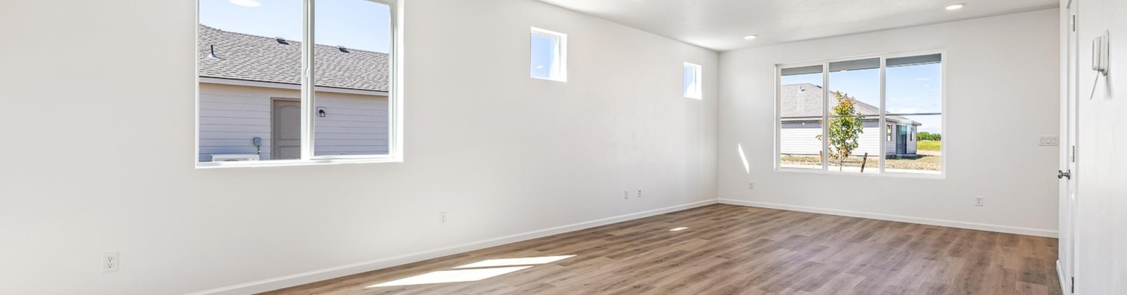 Diamond Ave, Grandview, Washington 98930, 3 Bedrooms Bedrooms, ,2 BathroomsBathrooms,Site Built-owned Lot,For Sale,Diamond Ave,282561