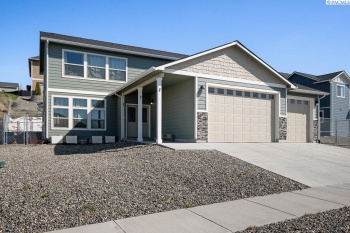 Umatilla Court, Pullman, Washington 99163, 4 Bedrooms Bedrooms, ,3 BathroomsBathrooms,Site Built-owned Lot,For Sale,Umatilla Court,283524