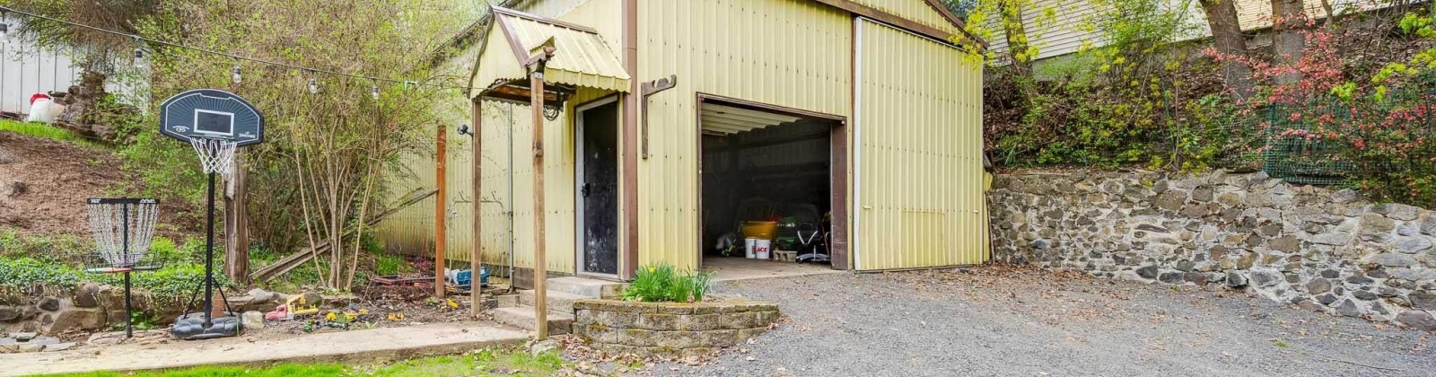 Mill Street, Colfax, Washington 99111, 5 Bedrooms Bedrooms, ,3 BathroomsBathrooms,Site Built-owned Lot,For Sale,Mill Street,283521