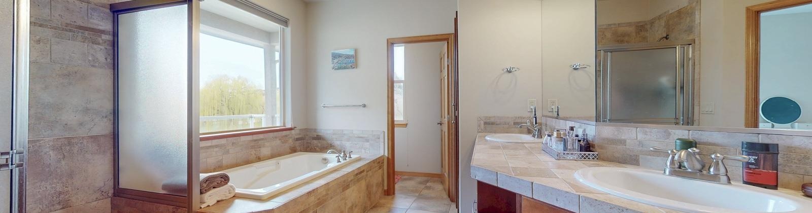 34th Avenue, Kennewick, Washington 99337, 4 Bedrooms Bedrooms, ,4 BathroomsBathrooms,Site Built-owned Lot,For Sale,34th Avenue,282613