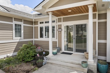 Capri Court, Pullman, Washington 99163, 4 Bedrooms Bedrooms, ,3 BathroomsBathrooms,Condo,For Sale,Capri Court,283536