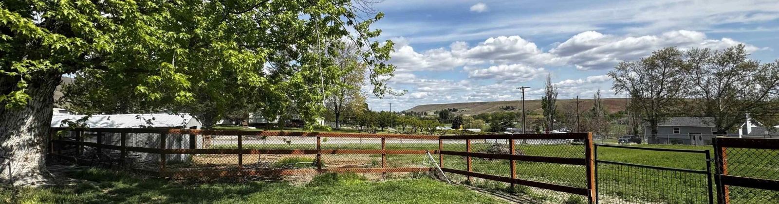Wagon Wheel PR NW, Benton City, Washington 99320, 4 Bedrooms Bedrooms, ,3 BathroomsBathrooms,Site Built-owned Lot,For Sale,Wagon Wheel PR NW,283541