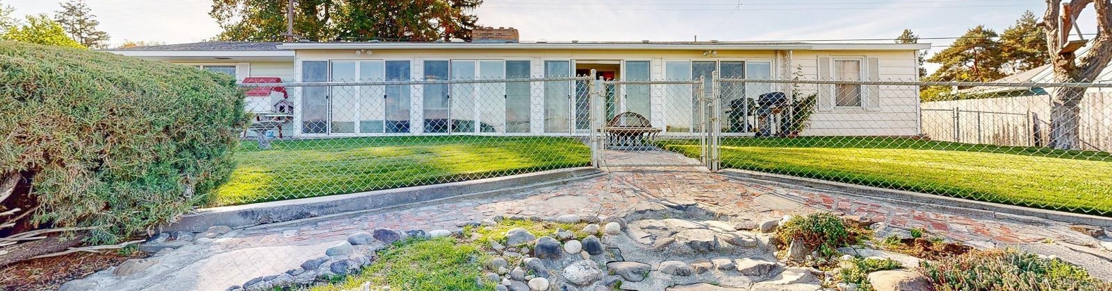 Yellowstone Avenue, Kennewick, Washington 99336, 3 Bedrooms Bedrooms, ,2 BathroomsBathrooms,Site Built-owned Lot,For Sale,Yellowstone Avenue,282673