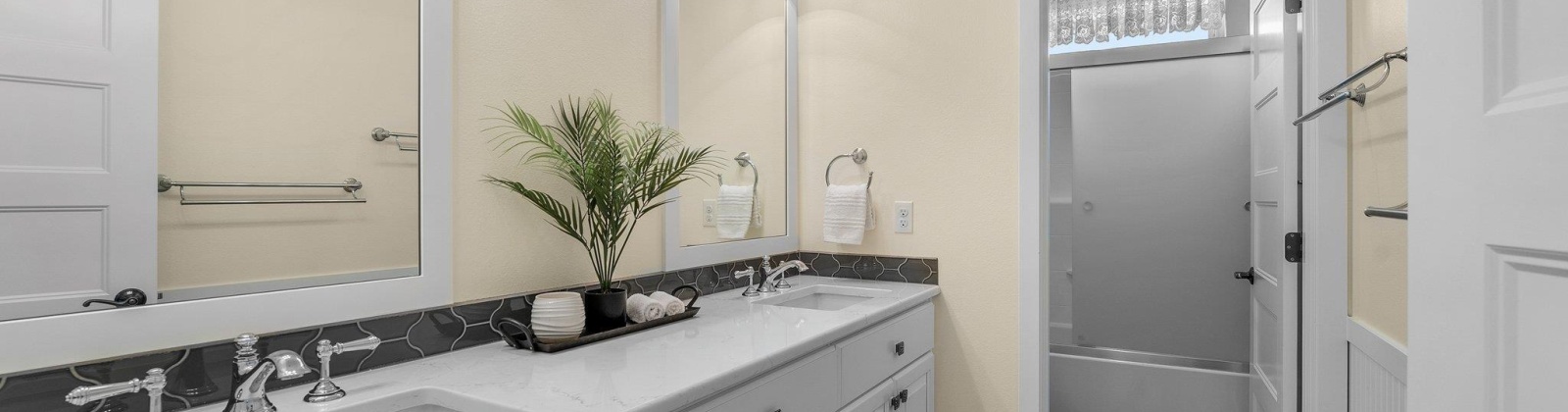 Quincy Place, Kennewick, Washington 99337, 4 Bedrooms Bedrooms, ,3 BathroomsBathrooms,For Sale,Quincy Place,283574