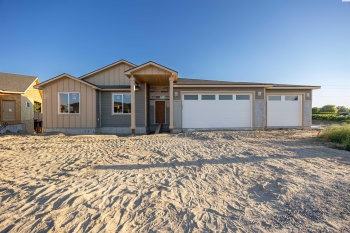 Florida Pl, Kennewick, Washington 99338, 4 Bedrooms Bedrooms, ,3 BathroomsBathrooms,Site Built-owned Lot,For Sale,Florida Pl,282728