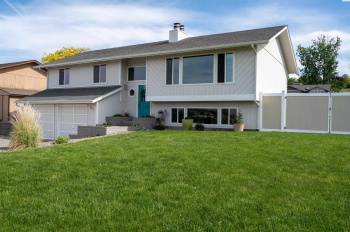 Crescent, Sunnyside, Washington 98944, 4 Bedrooms Bedrooms, ,2 BathroomsBathrooms,Site Built-owned Lot,For Sale,Crescent,282735