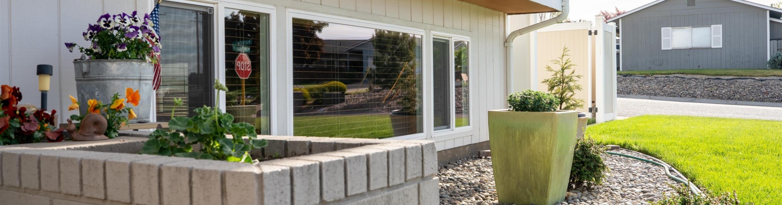 Crescent, Sunnyside, Washington 98944, 4 Bedrooms Bedrooms, ,2 BathroomsBathrooms,Site Built-owned Lot,For Sale,Crescent,282735