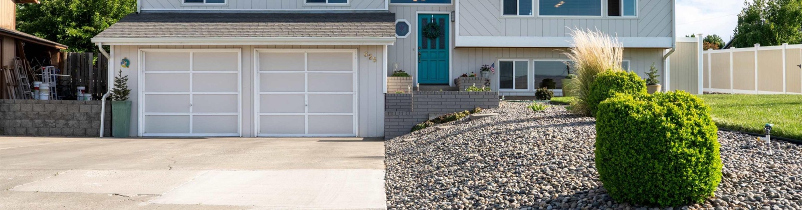 Crescent, Sunnyside, Washington 98944, 4 Bedrooms Bedrooms, ,2 BathroomsBathrooms,Site Built-owned Lot,For Sale,Crescent,282735