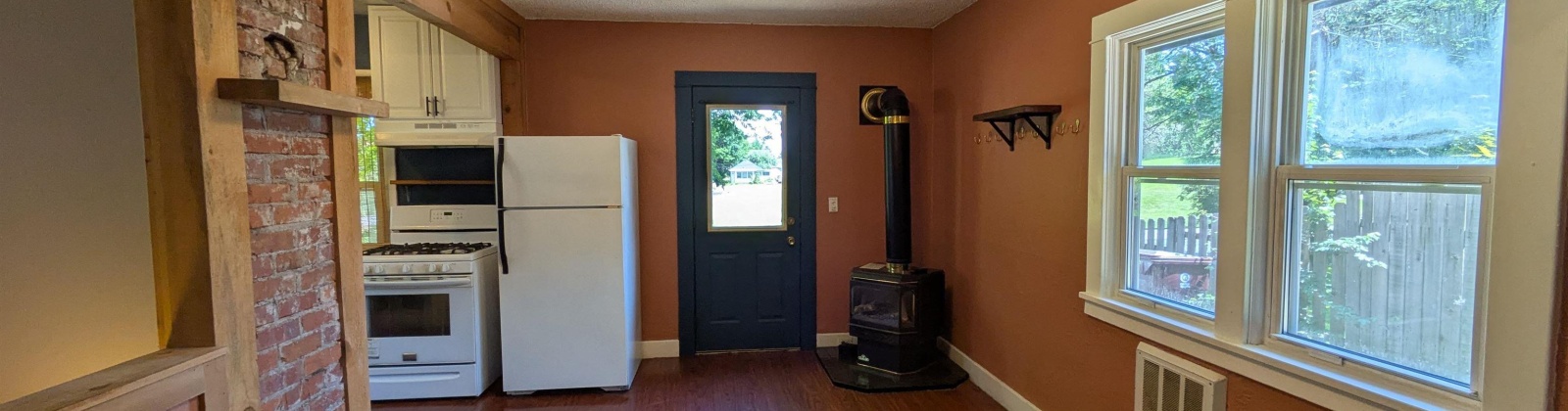 Side St, Pullman, Washington 99163, 2 Bedrooms Bedrooms, ,1 BathroomBathrooms,For Sale,Side St,282739