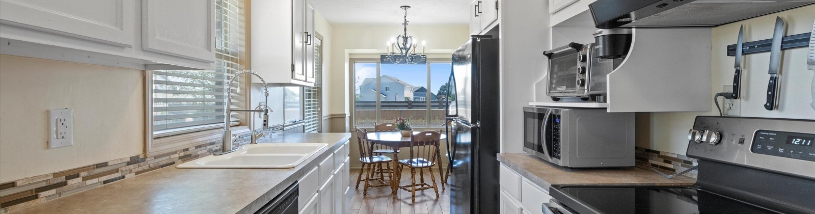 Court, Pasco, Washington 99301, 5 Bedrooms Bedrooms, ,3 BathroomsBathrooms,Site Built-owned Lot,For Sale,Court,283632