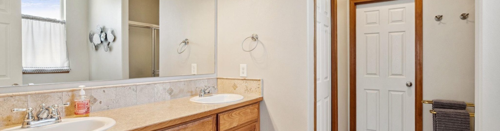 9th Ave, Kennewick, Washington 99336, 4 Bedrooms Bedrooms, ,3 BathroomsBathrooms,Site Built-owned Lot,For Sale,9th Ave,283719