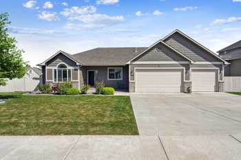 9th Ave, Kennewick, Washington 99336, 4 Bedrooms Bedrooms, ,3 BathroomsBathrooms,Site Built-owned Lot,For Sale,9th Ave,283719
