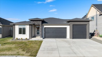 Lazio Way, Richland, Washington 99352, 4 Bedrooms Bedrooms, ,3 BathroomsBathrooms,Site Built-owned Lot,For Sale,Lazio Way,283730