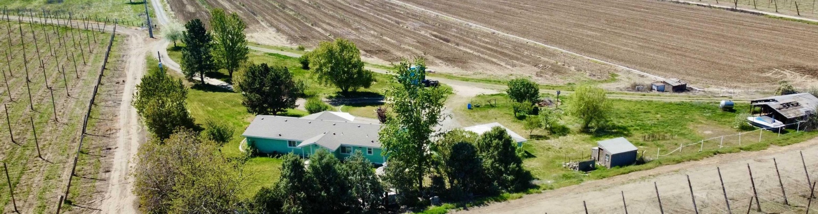 GRANDVIEW PAVEMENT RD., Mabton, Washington 98935, 3 Bedrooms Bedrooms, ,2 BathroomsBathrooms,Manufactured-owned Lot,For Sale,GRANDVIEW PAVEMENT RD.,283742