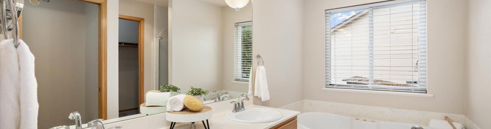 Mountain View Drive, Prosser, Washington 99350, 5 Bedrooms Bedrooms, ,3 BathroomsBathrooms,Site Built-owned Lot,For Sale,Mountain View Drive,282866