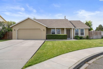 25th Place, Kennewick, Washington 99337, 3 Bedrooms Bedrooms, ,2 BathroomsBathrooms,For Sale,25th Place,284305