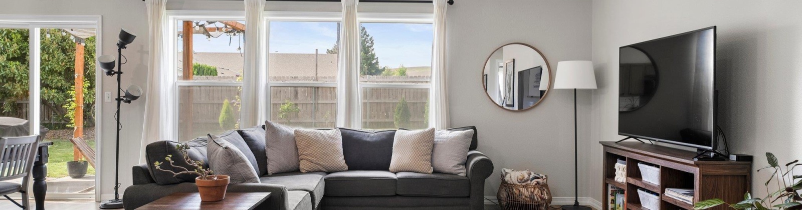 25th Place, Kennewick, Washington 99337, 3 Bedrooms Bedrooms, ,2 BathroomsBathrooms,For Sale,25th Place,284305
