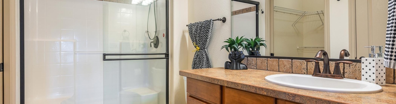 Majestia Lane, Pasco, Washington 99301, 2 Bedrooms Bedrooms, ,2 BathroomsBathrooms,For Sale,Majestia Lane,284336
